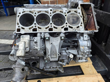 Laden Sie das Bild in den Galerie-Viewer, Motorblock Audi BBK 4.2 344PS 253kW 178TKm Benzin Unkomplett