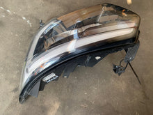 Laden Sie das Bild in den Galerie-Viewer, Frontscheinwerfer Renault Master I 260607867R LED Ein Stück (Rechts oder Links) SCH5380655625zk