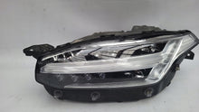 Laden Sie das Bild in den Galerie-Viewer, Frontscheinwerfer Volvo Xc90 II 32228688 Full LED Ein Stück (Rechts oder Links)