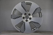 Load image into Gallery viewer, 1x Alufelge 19 Zoll 8.5&quot; 5x112 36ET Glanz Silber 4KE601025Q Audi Rim Wheel