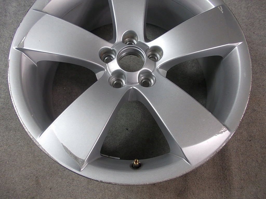 1x Alufelge 17 Zoll 7.0" 5x100 41ET Glanz Silber 5J7601025B Skoda Fabia Ii