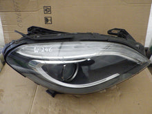 Laden Sie das Bild in den Galerie-Viewer, Frontscheinwerfer Mercedes-Benz W246 Xenon Rechts Scheinwerfer Headlight