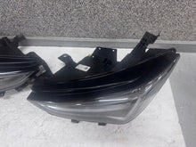 Load image into Gallery viewer, Frontscheinwerfer Cupra Born 10F941007K 10F941008K Ein Satz Headlight SCH7206546890bi