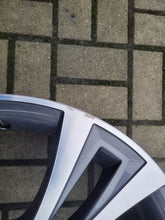 Load image into Gallery viewer, 1x Alufelge 18 Zoll 8.0" 5x120 52ET Glanz Silber 6796211 BMW F23 Rim Wheel FEL5314754274ab
