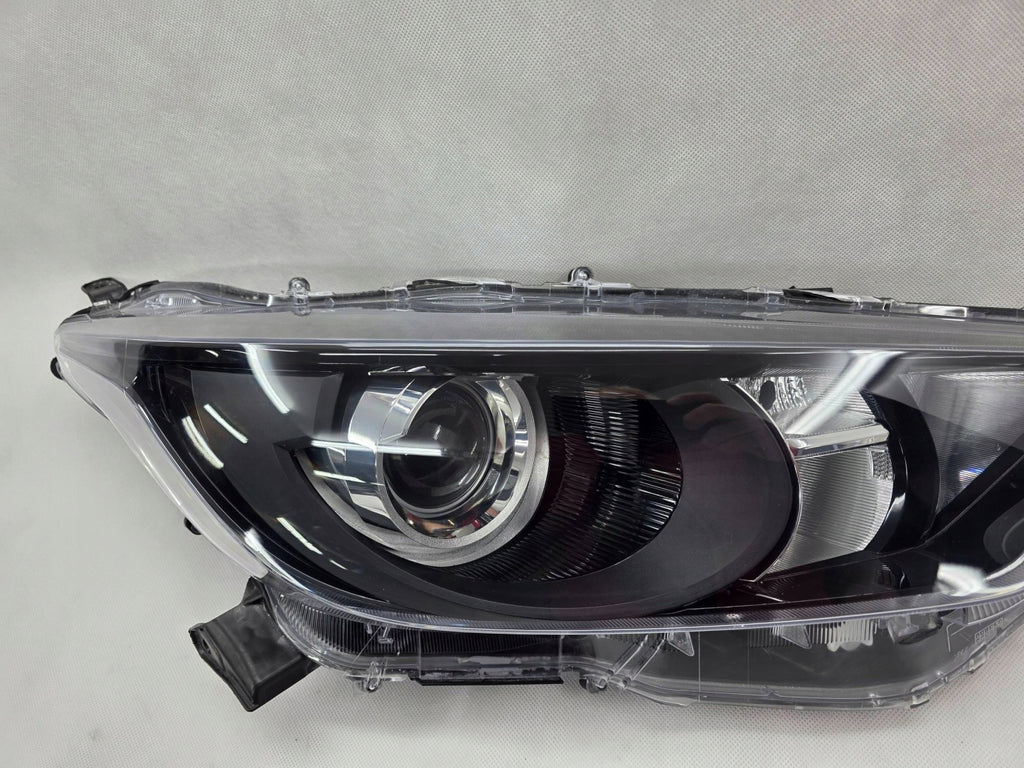 Frontscheinwerfer Toyota 4 Yaris SPP18419 Rechts Scheinwerfer Headlight SCH9770669459bh