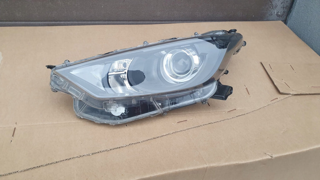 Frontscheinwerfer Toyota 4 Yaris Links Scheinwerfer Headlight SCH6791032576gr