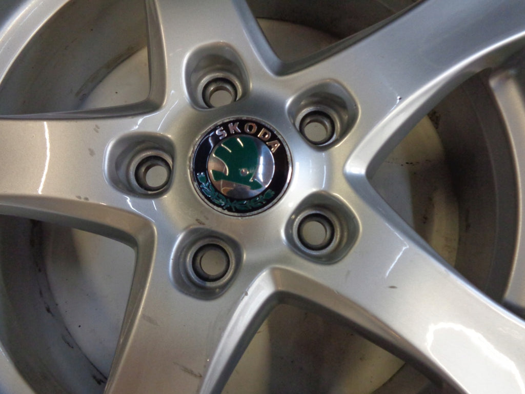 4x Alufelge 16 Zoll 6.0" 5x112 48ET Skoda Superb Octavia Rim Wheel FEL3238010705bn