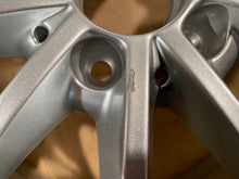Laden Sie das Bild in den Galerie-Viewer, 1x Alufelge 17 Zoll 6.5" 5x112 44ET A1774010300 Mercedes-Benz W177 Rim Wheel FEL4877588886wl