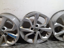 Laden Sie das Bild in den Galerie-Viewer, 4x Alufelge 16 Zoll 6.5" 4x100 40ET Glanz Schwarz 13380636 Opel Corsa E FEL3561752122cl