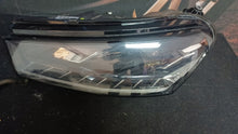 Laden Sie das Bild in den Galerie-Viewer, Frontscheinwerfer Skoda Fabia IV 6VB941015A PAW1526 Full LED Links Headlight SCH2414056053lp