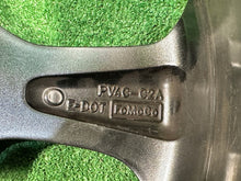 Laden Sie das Bild in den Galerie-Viewer, 1x Alufelge 18 Zoll 7.5&quot; 5x108 50ET PV4C-C2A Ford Kuga Rim Wheel