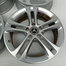Laden Sie das Bild in den Galerie-Viewer, 4x Alufelge 17 Zoll 6.5" 5x112 44ET Glanz Silber A1774010400 Mercedes-Benz Gla FEL9320453594vy
