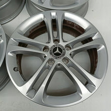 Laden Sie das Bild in den Galerie-Viewer, 4x Alufelge 17 Zoll 6.5" 5x112 44ET Glanz Silber A1774010400 Mercedes-Benz Gla FEL9320453594vy