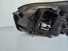 Laden Sie das Bild in den Galerie-Viewer, Frontscheinwerfer Opel Zafira Vivaro C 9832836480 Xenon Rechts Headlight