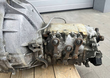 Load image into Gallery viewer, Motor Mercedes-Benz W114 70kW 1972 Benzin Engine Komplett MOT7300933979ff