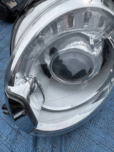 Laden Sie das Bild in den Galerie-Viewer, Frontscheinwerfer Fiat 500 51844937 Xenon Links Scheinwerfer Headlight SCH8871173678cc