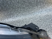 Laden Sie das Bild in den Galerie-Viewer, Frontscheinwerfer Toyota Yaris Rechts Scheinwerfer Headlight SCH6255119249fm