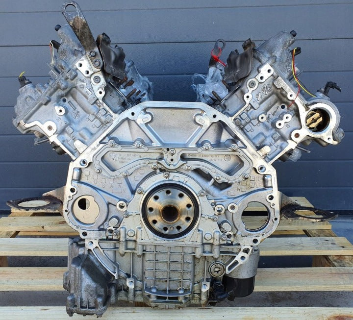 Motor BMW 5 F11 F10 N63B44A 4.4 2010 Benzin Engine Unkomplett MOT5370135357od