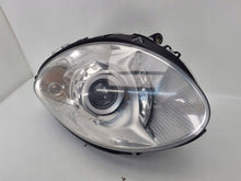 Laden Sie das Bild in den Galerie-Viewer, Frontscheinwerfer Mercedes-Benz W251 Rechts Scheinwerfer Headlight SCH7122578004in