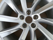 Load image into Gallery viewer, 1x Alufelge 17 Zoll 6.5" 5x100 40ET Glanz Silber 657601025 Skoda Scala Rim Wheel FEL8047061427mk
