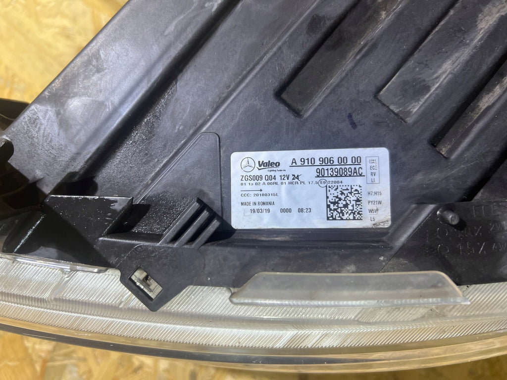 Frontscheinwerfer Mercedes-Benz Sprinter A9109060000 Links Headlight SCH6797140024ba