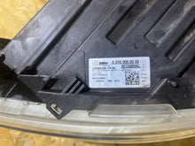 Laden Sie das Bild in den Galerie-Viewer, Frontscheinwerfer Mercedes-Benz Sprinter A9109060000 Links Headlight SCH6797140024ba