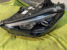 Laden Sie das Bild in den Galerie-Viewer, Frontscheinwerfer Mercedes-Benz W206 A2069068104 Links Scheinwerfer Headlight SCH8965670754ev