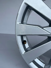 Load image into Gallery viewer, 1x Alufelge 17 Zoll 7.5&quot; 5x112 43ET Silber 8V0601025DE Audi A3 Rim Wheel