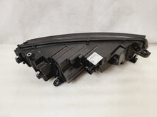 Laden Sie das Bild in den Galerie-Viewer, Frontscheinwerfer Skoda Octavia IV 5E4941015 LED Links Scheinwerfer Headlight SCH7213474051mt