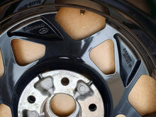 Load image into Gallery viewer, 1x Alufelge 16 Zoll 6.5" 5x114.3 50ET Glanz 52910-G4AA0 Hyundai I30 Iii FEL3927530343qy