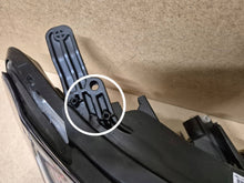 Laden Sie das Bild in den Galerie-Viewer, Frontscheinwerfer Opel Mokka 42435930 Rechts Scheinwerfer Headlight SCH8318621024du