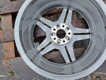 Laden Sie das Bild in den Galerie-Viewer, 1x Alufelge 18 Zoll 7.5" 5x112 A1764010100 Mercedes-Benz Cla Amg Rim Wheel FEL2739815507zc