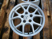 Laden Sie das Bild in den Galerie-Viewer, 1x Alufelge 16 Zoll 6.5" 5x114.3 40ET Glanz Schwarz Nissan Qashqai Primera P12 FEL9397804551ds