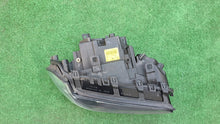 Load image into Gallery viewer, Frontscheinwerfer BMW X3 E83 Bi-Xenon Rechts Scheinwerfer Headlight SCH3788982163un