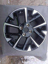 Laden Sie das Bild in den Galerie-Viewer, 1x Alufelge 17 Zoll 7.0" 4x108 32ET 672044871 Opel Corsa F Rim Wheel FEL2530919839zu