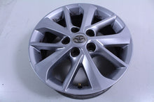 Load image into Gallery viewer, 1x Alufelge 16 Zoll 6.5" 5x114.3 45ET Glanz Silber 42611-02E90 Toyota Auris FEL6926468599fm