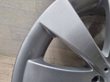 Laden Sie das Bild in den Galerie-Viewer, 1x Alufelge 18 Zoll 8.0&quot; 5x120 30ET BMW 5 F10 Rim Wheel