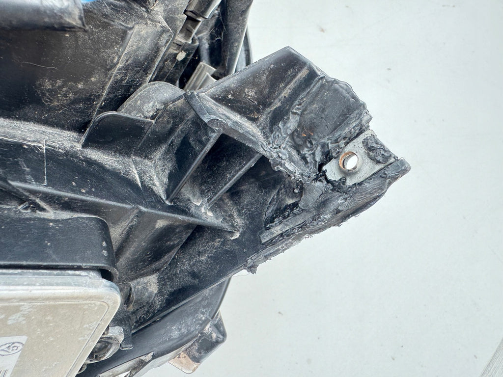 Frontscheinwerfer Mitsubishi Lancer I 8301C412 Xenon Rechts Headlight