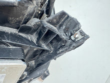 Laden Sie das Bild in den Galerie-Viewer, Frontscheinwerfer Mitsubishi Lancer I 8301C412 Xenon Rechts Headlight