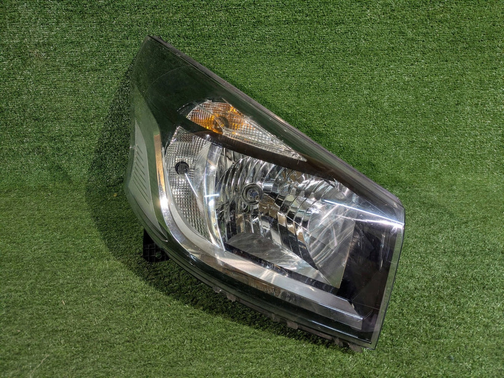 Frontscheinwerfer Renault Trafic III 260109424R Rechts Scheinwerfer Headlight SCH5916913561gy
