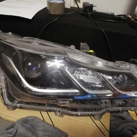 Frontscheinwerfer Toyota Corolla 8111002T31 Rechts Scheinwerfer Headlight SCH7702512481dc