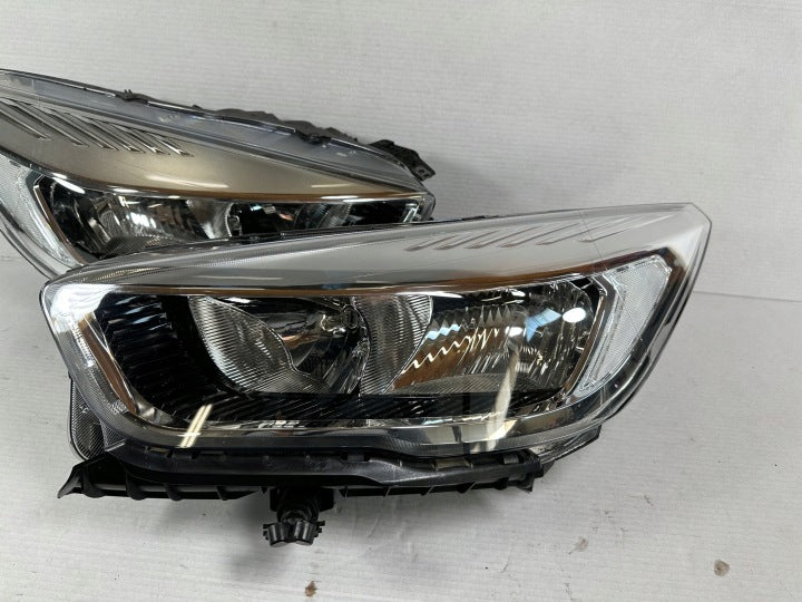Frontscheinwerfer Ford Kuga GV41-13W030-AJ GV41-13W029-AJ Ein Satz Headlight SCH3123026304wm