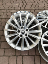 Laden Sie das Bild in den Galerie-Viewer, 4x Alufelge 18 Zoll 7.0" 5x112 43ET Glanz Silber 565601025E Skoda Kodiaq FEL4981756231tn