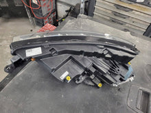 Load image into Gallery viewer, Frontscheinwerfer Skoda Kamiq 658941016 Rechts Scheinwerfer Headlight SCH6512469524zw