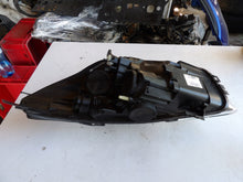 Laden Sie das Bild in den Galerie-Viewer, Frontscheinwerfer Renault Clio 260103317 Rechts Scheinwerfer Headlight