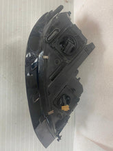 Laden Sie das Bild in den Galerie-Viewer, Frontscheinwerfer VW Touran 5TB941035B LED Links Scheinwerfer Headlight SCH6132271798mc