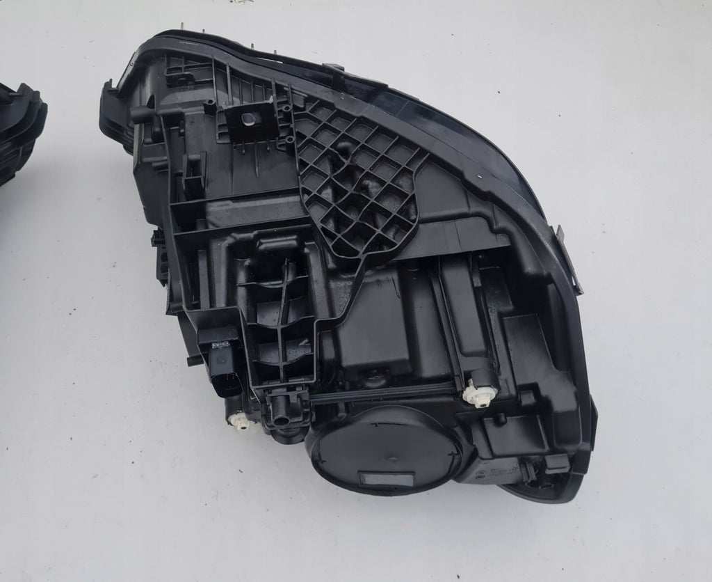 Frontscheinwerfer Mercedes-Benz Cla A1189068300 A1189068400 LED Ein Satz SCH7605018605cr