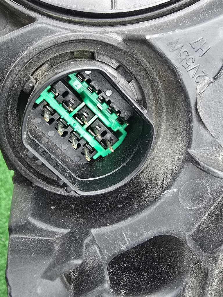 Frontscheinwerfer Hyundai I I40 92101-3Z330 Bi-Xenon Links Headlight SCH9992030319cq
