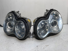 Laden Sie das Bild in den Galerie-Viewer, Frontscheinwerfer Mercedes-Benz W203 A2038203761 Xenon Ein Satz Headlight SCH5381115085fq