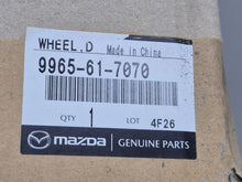 Laden Sie das Bild in den Galerie-Viewer, 1x Alufelge 18 Zoll 7.0&quot; 5x114.3 50ET Glanz Silber 9965617070 Mazda Cx-5